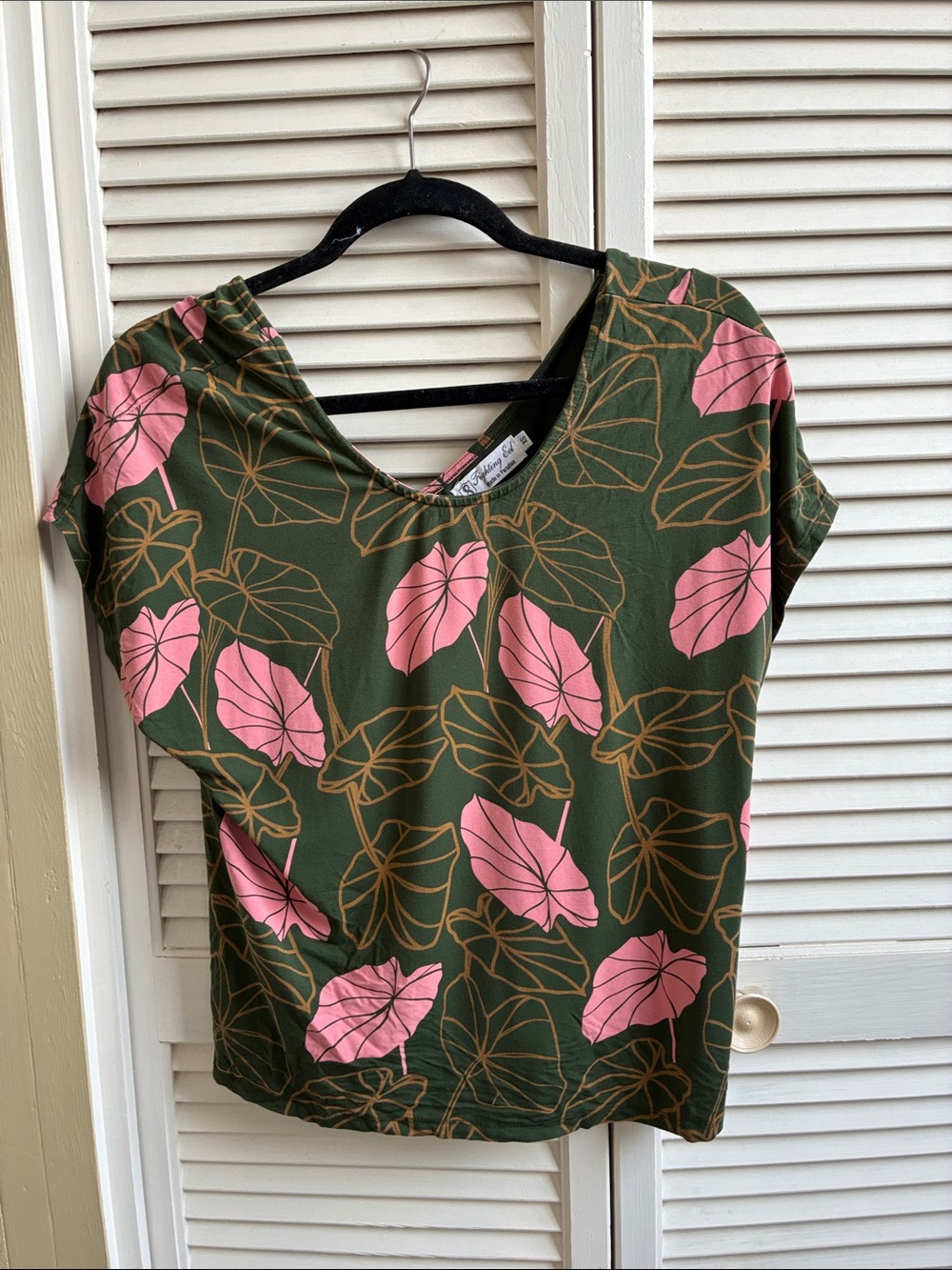Fighting Eel Kalo print top